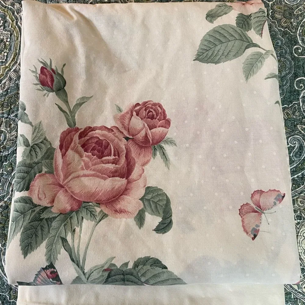 Vintage 70s Flat Sheet roses floral Cottagecore